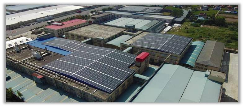 500wp solar pv modules fora solar power system on the roof of the factory 